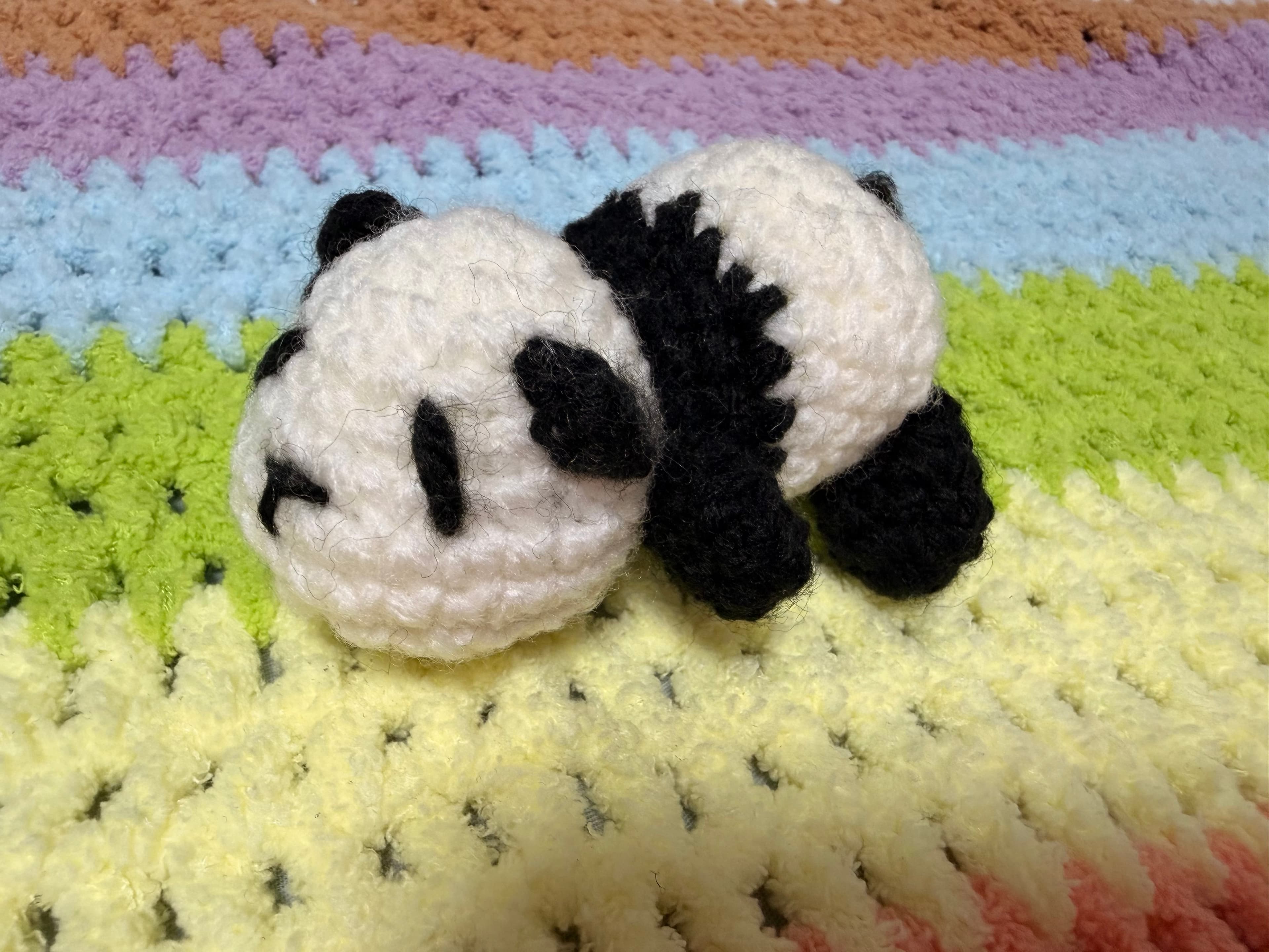 Sleepy Panda Amigurumi